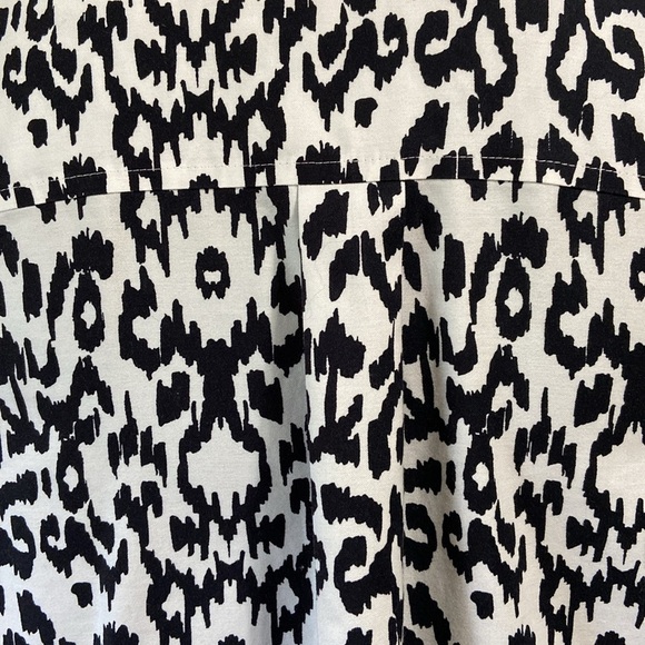Chico’s  Animal Print Shirt - Picture 7 of 9